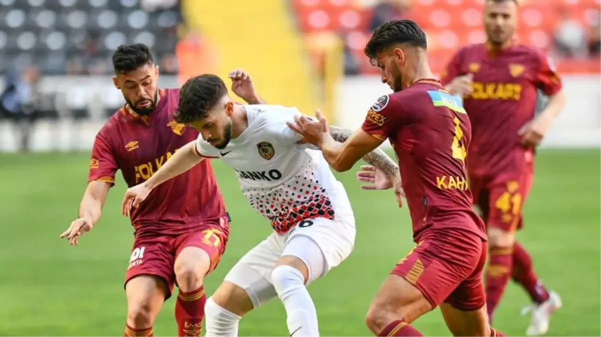 Süper Lig'de tarihi maç! Kaleyi açıp rakibin gol atmasına izin veren Göztepe küme düştü