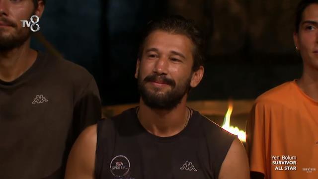 Survivor'da kriz! Yarışmacıların gizlice yemek yediğini öğrenen Acun Ilıcalı'dan ilginç ceza Survivor'da kriz! Yarışmacıların gizlice yemek yediğini öğrenen Acun Ilıcalı'dan ilginç ceza
