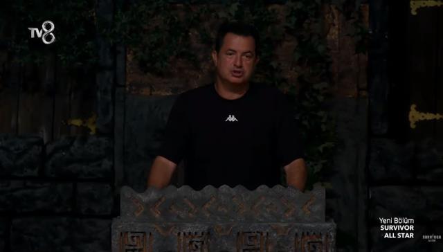 Survivor'da kriz! Yarışmacıların gizlice yemek yediğini öğrenen Acun Ilıcalı'dan ilginç ceza Survivor'da kriz! Yarışmacıların gizlice yemek yediğini öğrenen Acun Ilıcalı'dan ilginç ceza