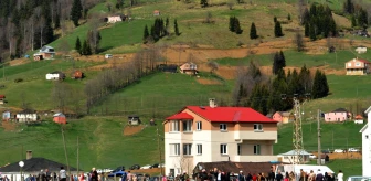 Trabzon'da, Kadıralak Yaylasının Doğal Güzelliği Korunmazsa Yok Olacak