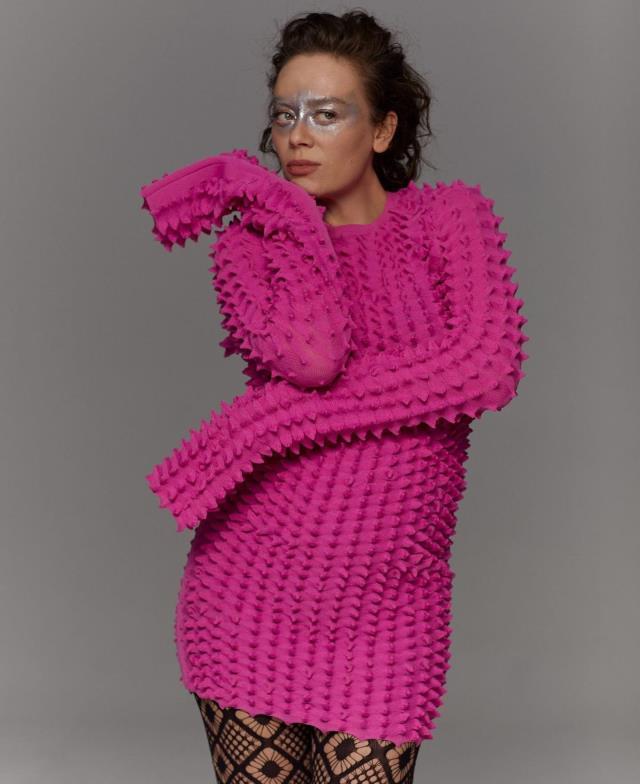 Demet Evgar'dan iddialı hamilelik pozu! Derin göğüs dekoltesi dikkat çekti Demet Evgar'dan iddialı hamilelik pozu! Derin göğüs dekoltesi dikkat çekti