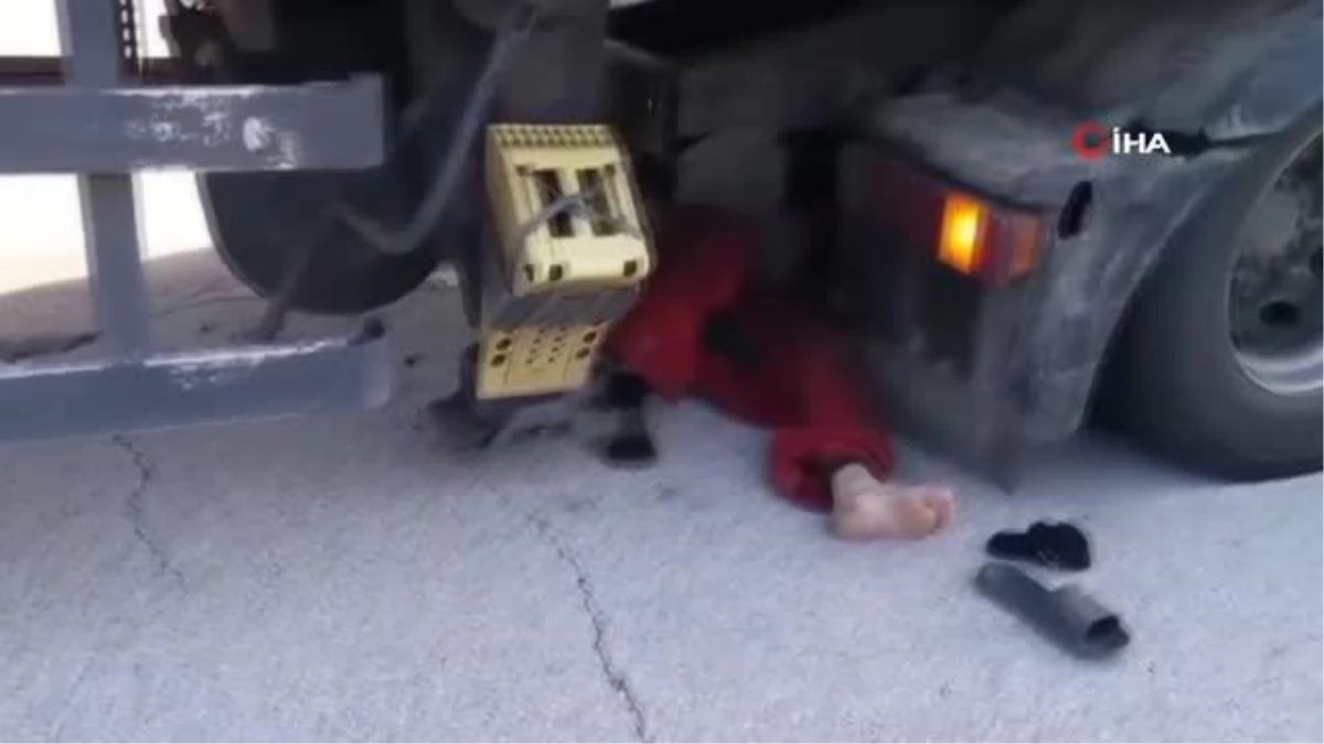 Edirne'de Ukraynalı tır şoförü aracını tamir ettiği esnada feci şekilde can verdi