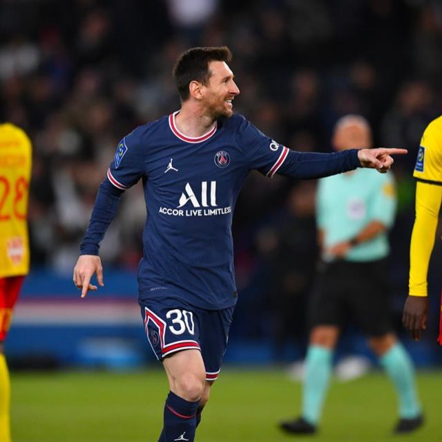 Fransa'da şampiyon Paris Saint-Germain! St.Ettienne'in unvanına ortak oldular