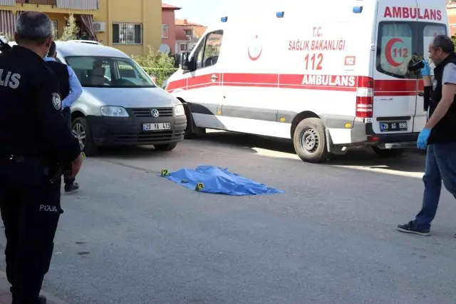 Hafif ticari aracın çarpmasıyla ölen çocuğun yakınlarının sözleri yürekleri dağladı: Ne olur son bir kez göreyim