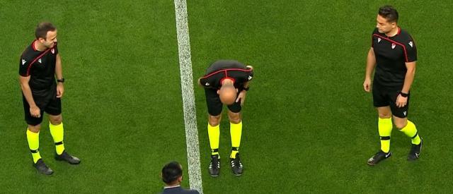 Sahaya adımını atınca kıyamet koptu! Cüneyt Çakır ağlamamak için kendisini zor tuttu