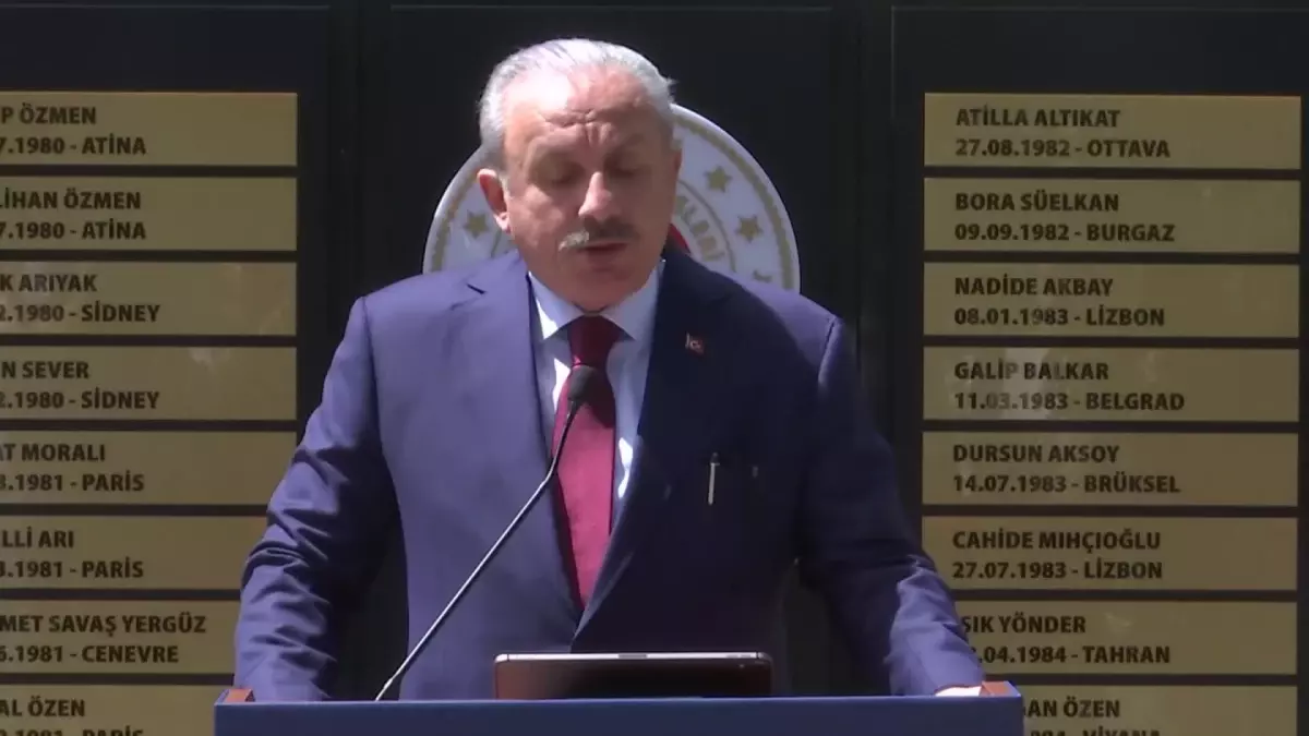 Şentop: '(HDP'li Paylan'ın kanun teklifi) Türkiye'de böyle bir kanun teklifini verebilmek Türkiye dışından bir cesaretin desteğiyle olabilir'