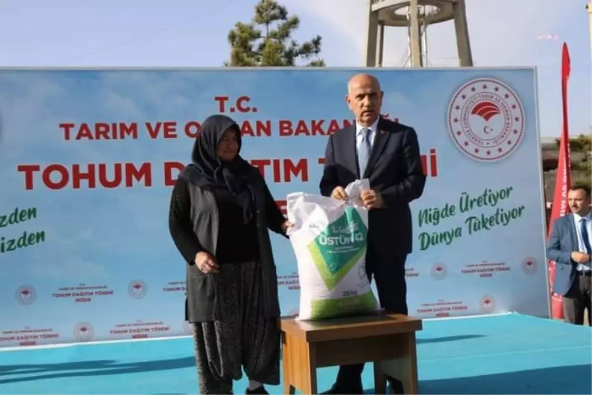 Bakan Kirişci Niğde'de Çiftçilere 25 Ton Kuru Fasulye Tohumu Dağıttı