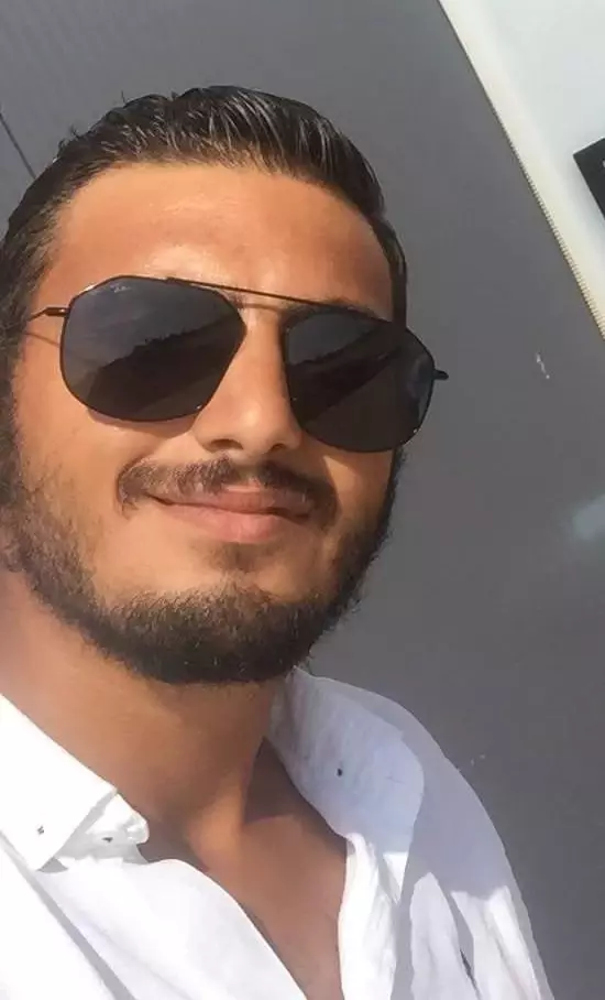 Bursa'da sokak ortasına düşen eğitim uçağındaki 27 yaşındaki genç pilot Furkan Otkum hayatını kaybetti Bursa'da sokak ortasına düşen eğitim uçağındaki 27 yaşındaki genç pilot Furkan Otkum hayatını kaybetti