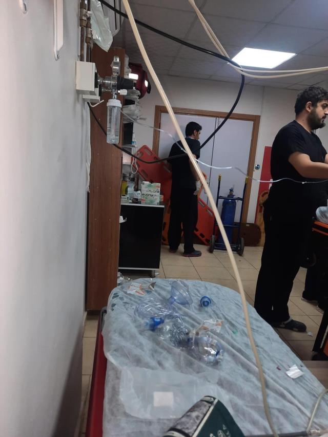 Diyarbakır'ın Lice ilçesinde sağlık çalışanlarına saldırı Diyarbakır'ın Lice ilçesinde sağlık çalışanlarına saldırı