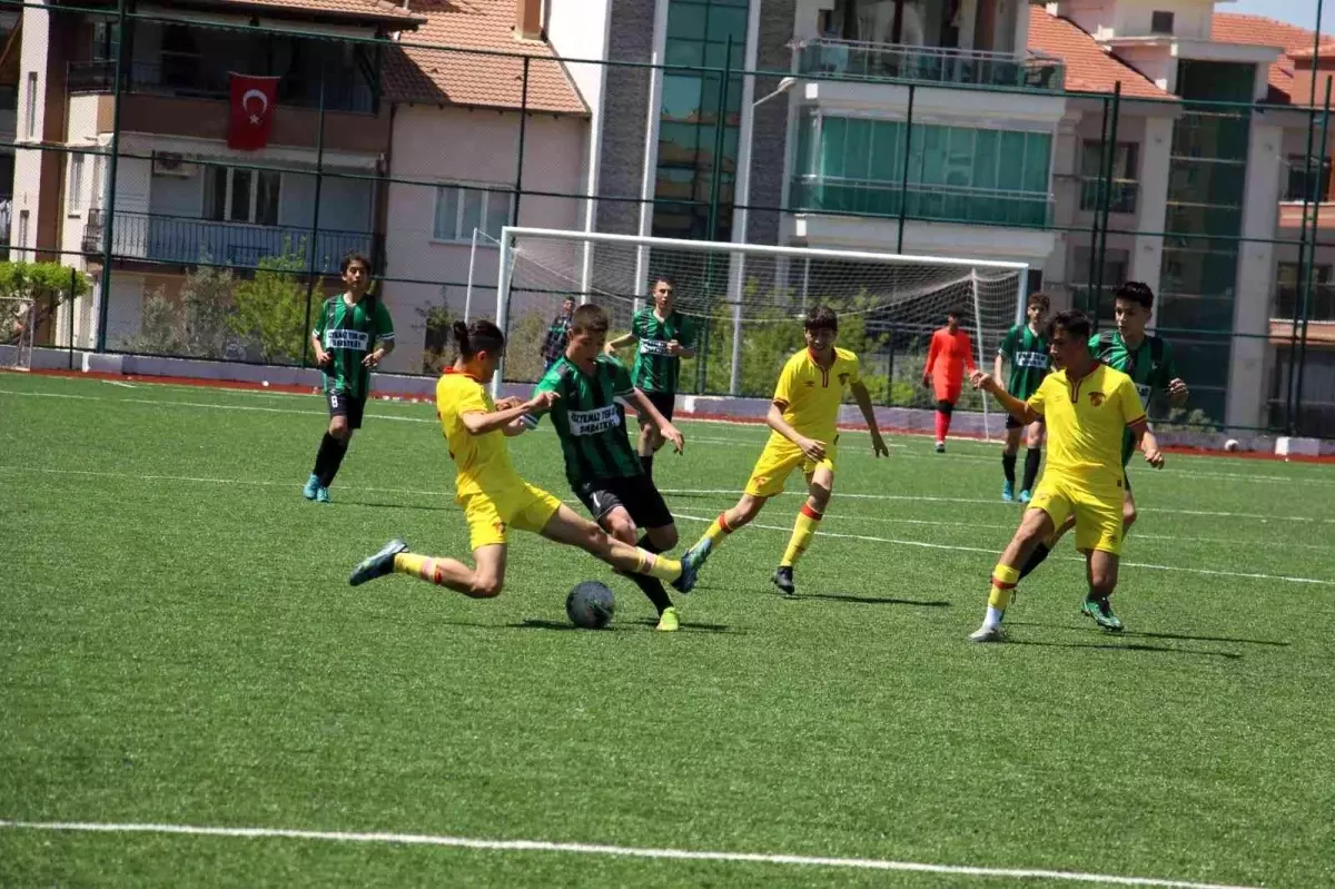 Genç horozlar Göztepe'yi geçemedi