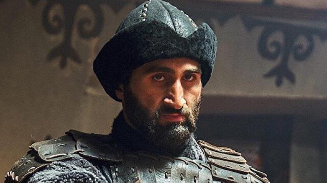 Kuruluş Osman oyuncusu Celal Al, New York'ta 1915 protestosu yapan eylemcilerin karşısına Türk bayrağı ile çıktı Kuruluş Osman oyuncusu Celal Al, New York'ta 1915 protestosu yapan eylemcilerin karşısına Türk bayrağı ile çıktı