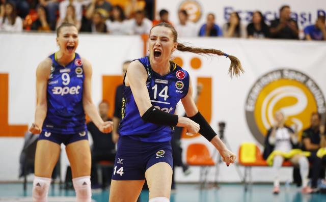Nefes kesen maç! Sultanlar Ligi'nde finalin adı bir kez daha Vakıfbank-Fenerbahçe Nefes kesen maç! Sultanlar Ligi'nde finalin adı bir kez daha Vakıfbank-Fenerbahçe