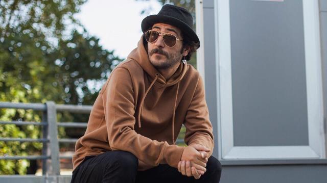 8. kattan düşerek ölen rapçi Beta'nın sevgilisi olay anını anlattı: Balkondan sarkıyordu düşerken gördüm 8. kattan düşerek ölen rapçi Beta'nın sevgilisi olay anını anlattı: Balkondan sarkıyordu düşerken gördüm