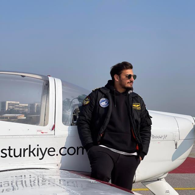 Bursa'da sokak ortasına düşen uçakla ilgili hava yolu şirketinden açıklama: Sebebi şeffaf bir şekilde araştırılıyor Bursa'da sokak ortasına düşen uçakla ilgili hava yolu şirketinden açıklama: Sebebi şeffaf bir şekilde araştırılıyor