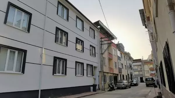 Çamaşır asarken asansör boşluğuna düştü Çamaşır asarken asansör boşluğuna düştü