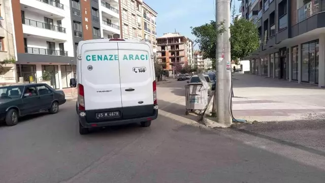 Manisa'da 22 yaşındaki genç otel odasında ölü bulundu Manisa'da 22 yaşındaki genç otel odasında ölü bulundu