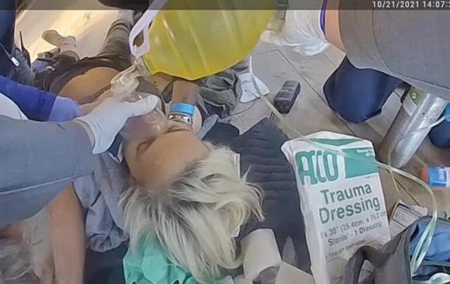 Oyuncu Alec Baldwin'in görüntü yönetmenini öldürdüğü olayla ilgili yeni görüntüler ortaya çıktı Oyuncu Alec Baldwin'in görüntü yönetmenini öldürdüğü olayla ilgili yeni görüntüler ortaya çıktı