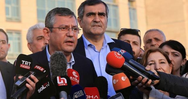 Son Dakika! AK Parti Sözcüsü Çelik'ten CHP'li Özgür Özel'e tepki: Hiç kimse Cumhurbaşkanımızı tehdit edemez Son Dakika! AK Parti Sözcüsü Çelik'ten CHP'li Özgür Özel'e tepki: Hiç kimse Cumhurbaşkanımızı tehdit edemez