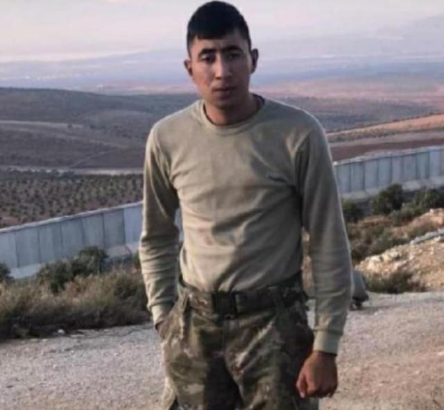 Son Dakika: Pençe-Kilit Operasyon bölgesine roketatar saldırısı! 1 askerimiz şehit, 4 askerimiz yaralı Son Dakika: Pençe-Kilit Operasyon bölgesine roketatar saldırısı! 1 askerimiz şehit, 4 askerimiz yaralı