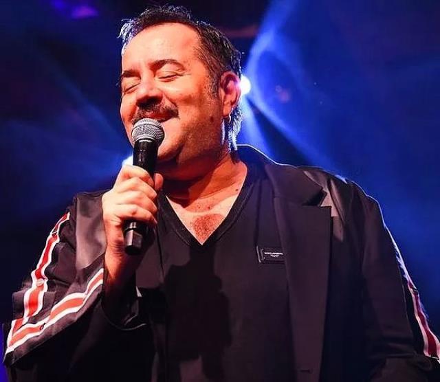 2022 yılının ilk 4 ayında en çok habere konu olan komedyenleri belli oldu! Cem Yılmaz ve Şahan Gökbakar zirvede 2022 yılının ilk 4 ayında en çok habere konu olan komedyenleri belli oldu! Cem Yılmaz ve Şahan Gökbakar zirvede