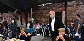 Başkan Bakkalcıoğlu ve eski Devlet Bakanı Şeker, oruçlarını belediye iftar çadırında açtı