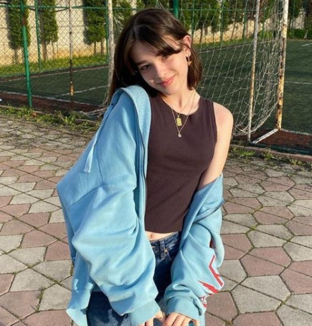 Gülümse Kaderine Defne kimdir? Gülümse Kaderine Defne gerçek adı ne? Gülümse Kaderine dizisi 'Defne' karakteri kim oynuyor? Gülümse Kaderine Defne kimdir? Gülümse Kaderine Defne gerçek adı ne? Gülümse Kaderine dizisi 'Defne' karakteri kim oynuyor?