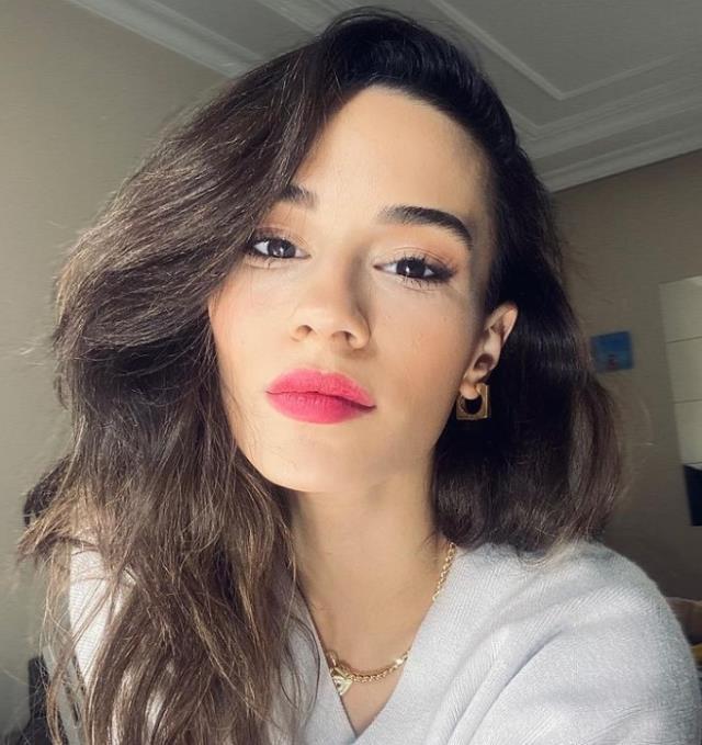 Gülümse Kaderine Yaren kimdir? Gülümse Kaderine Yaren gerçek adı ne? Gülümse Kaderine dizisi 'Yaren' karakteri kim oynuyor? Gülümse Kaderine Yaren kimdir? Gülümse Kaderine Yaren gerçek adı ne? Gülümse Kaderine dizisi 'Yaren' karakteri kim oynuyor?