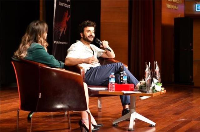 Hasan Can Kaya'da 'En büyük fantazin ne?' sorusuna cevap: İngilizce stand-up yapmak Hasan Can Kaya'da 'En büyük fantazin ne?' sorusuna cevap: İngilizce stand-up yapmak