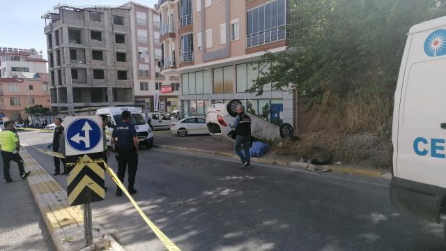 Otomobilin çarptığı yaşlı kadın feci şekilde can verdi! Eşi ile torununun birbirine sarılarak ağladığı anlar yürek yaktı Otomobilin çarptığı yaşlı kadın feci şekilde can verdi! Eşi ile torununun birbirine sarılarak ağladığı anlar yürek yaktı