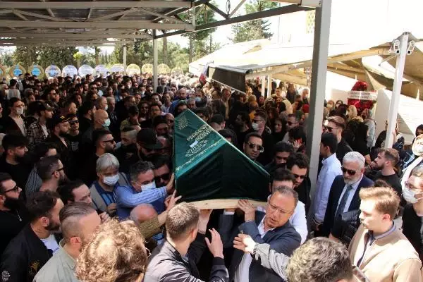 Rapçi Berk Bayındır son yolculuğuna uğurlandı Rapçi Berk Bayındır son yolculuğuna uğurlandı