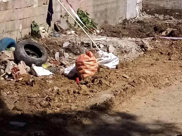 Toprağa gömülü bulunan yüzlerce bombanın sırrı çözülüyor Toprağa gömülü bulunan yüzlerce bombanın sırrı çözülüyor