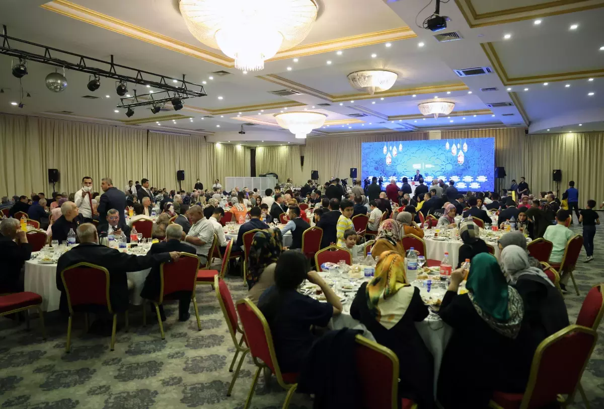 GAZİANTEP - Cumhurbaşkanı Yardımcısı Oktay, Gaziantep Büyükşehir Belediyesi'nin iftarına katıldı