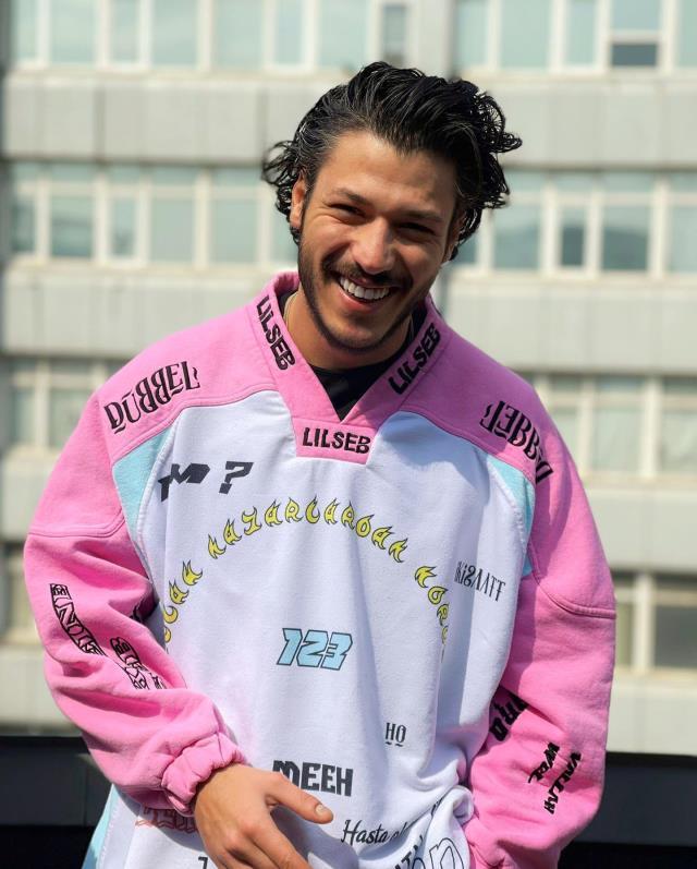 Gezi Parkı davasında verilen kararlara karşı gelen 117 ünlü isim, bildiri imzaladı Gezi Parkı davasında verilen kararlara karşı gelen 117 ünlü isim, bildiri imzaladı