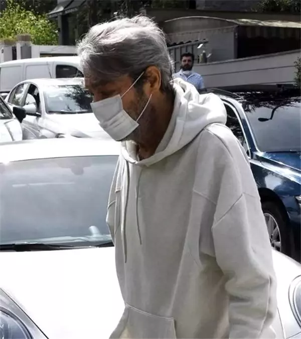 Ünlü oyuncu Kadir İnanır'ın son görüntüsündeki keyifsizliği dikkat çekti Ünlü oyuncu Kadir İnanır'ın son görüntüsündeki keyifsizliği dikkat çekti