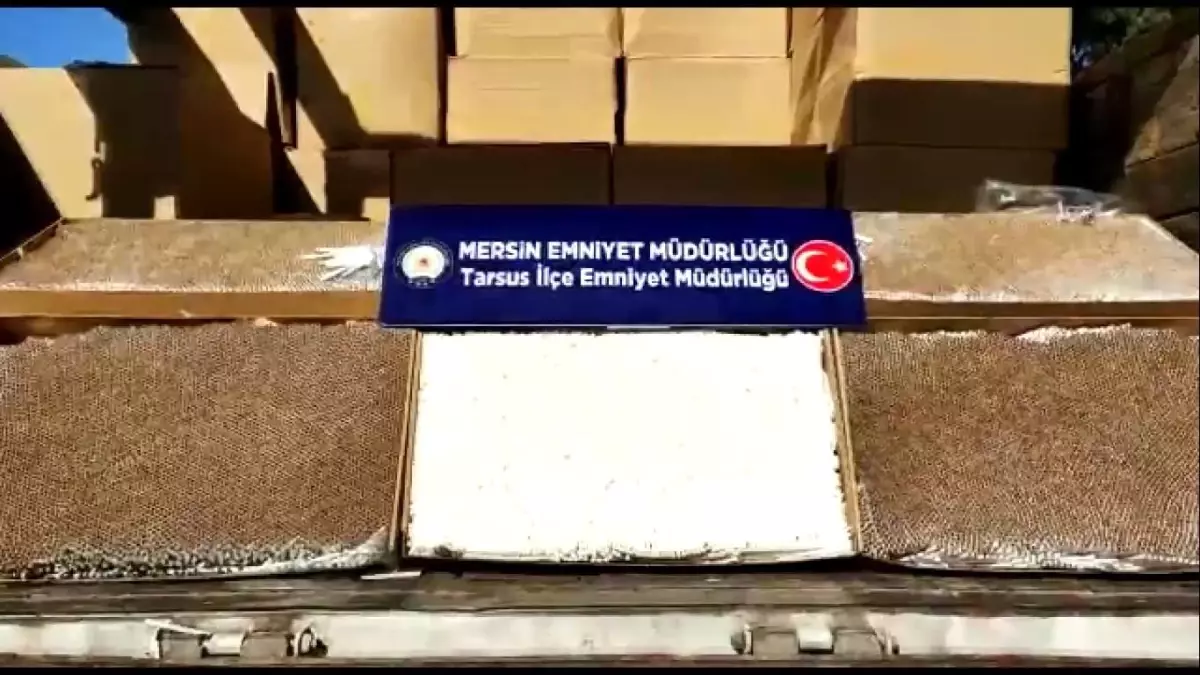 Mersin'de 5 milyon adet dolu makaron ele geçirildi