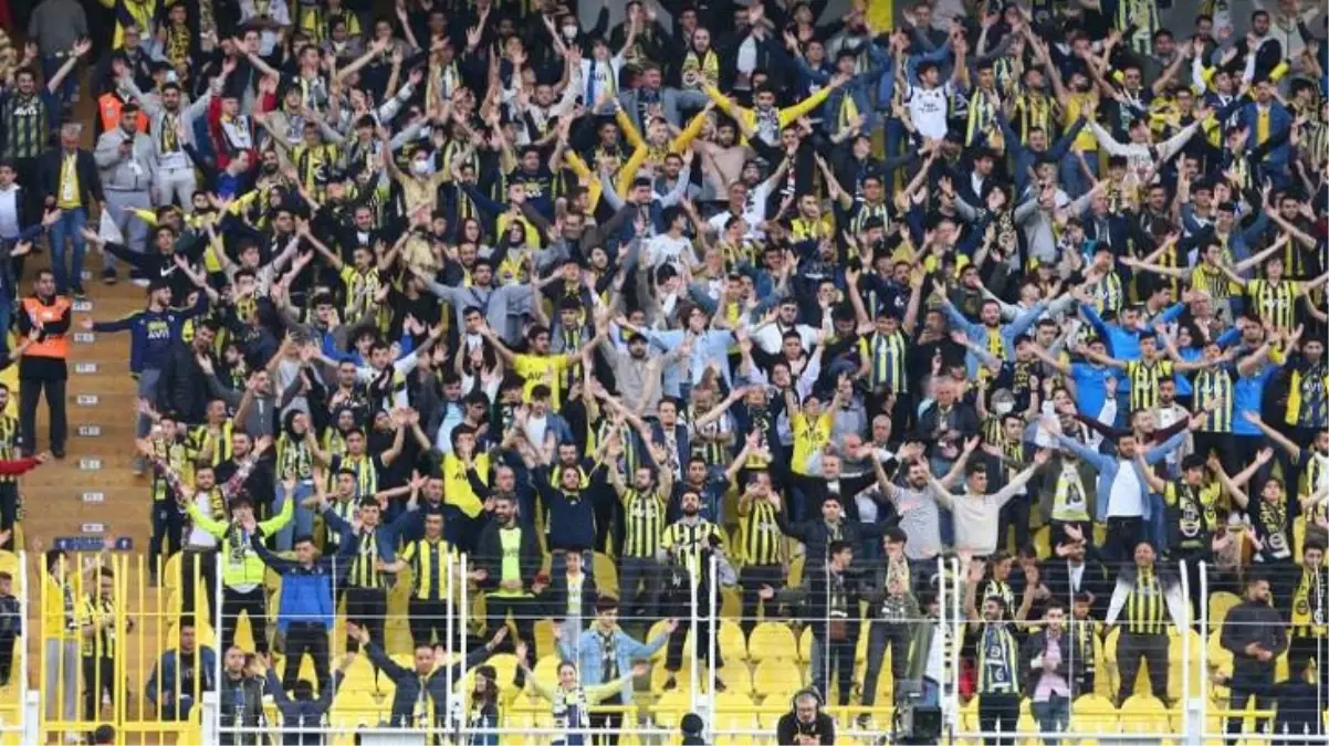 Fenerbahçe'den Trabzonspor'a olay gönderme! İşte reklam panolarındaki o yazı