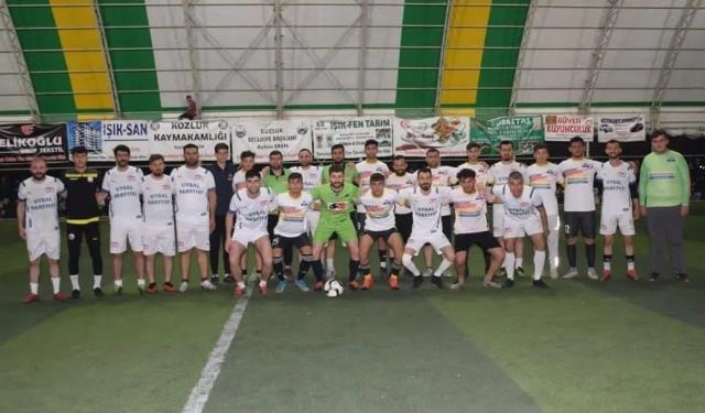 Kozluk Belediyesi 8. Geleneksel Oruç Ligi Futbol Turnuvası'nda kazanan dostluk oldu Kozluk Belediyesi 8. Geleneksel Oruç Ligi Futbol Turnuvası'nda kazanan dostluk oldu