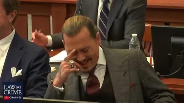Johnny Depp-Amber Heard... MAHKEMEDE 'PENİS' KRİZİ! Johnny Depp-Amber Heard... MAHKEMEDE 'PENİS' KRİZİ!