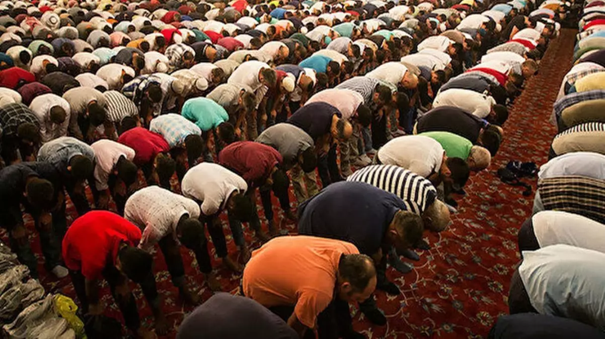 Rize'de Ramazan Bayramı namazı saat kaçta kılınacak 2022? Rize Merkez ve ilçelerinde bayram namazı saat kaçta?