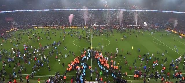 Taraftarlar kendinden geçti! Dünya, Trabzonspor maçı sonrası ortaya çıkan görüntüyü konuşuyor Taraftarlar kendinden geçti! Dünya, Trabzonspor maçı sonrası ortaya çıkan görüntüyü konuşuyor