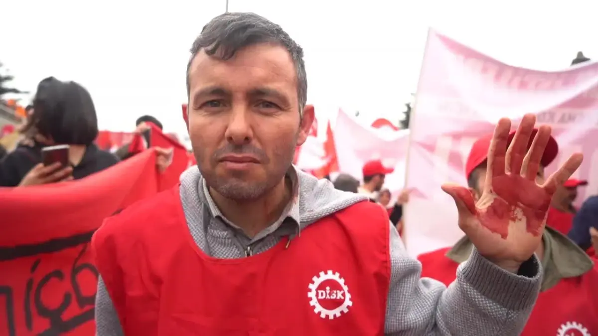 Ankara'daki 1 Mayıs Kutlamasında Arbede: 'Telsizlerle Vurup Kafamızı Yardılar'