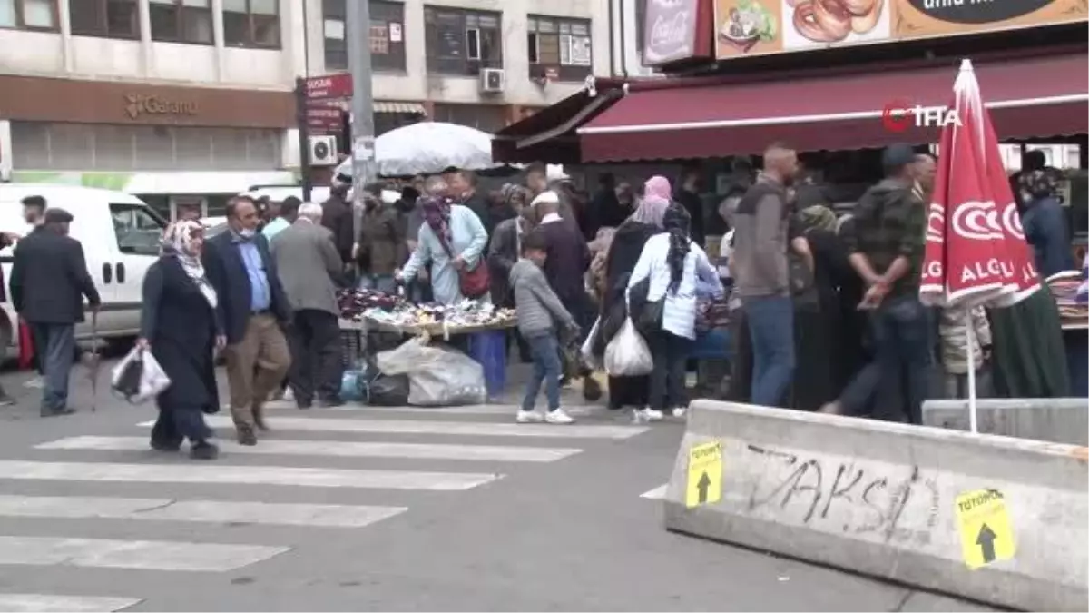 Ankara'nın geleneksel alışveriş merkezi Ulus bu Bayram da Ankaralıların tercihi oldu