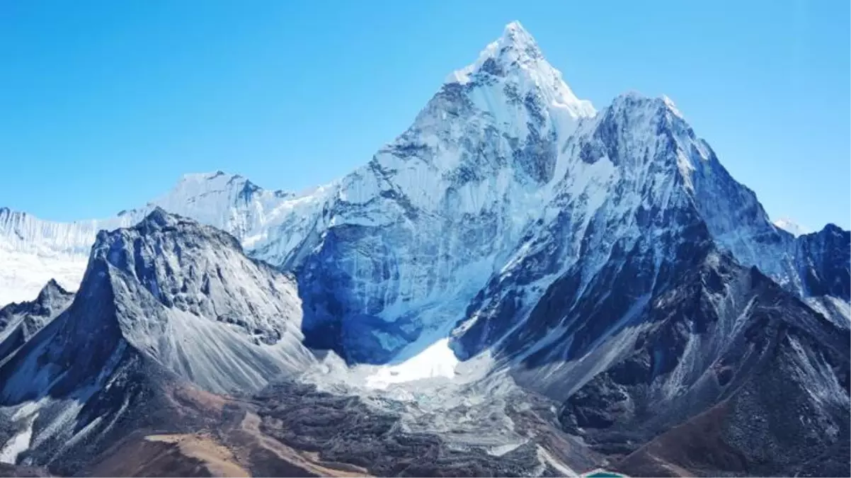 Dünyanın en yüksek otomatik meteoroloji istasyonu Everest Dağı'na kurulacak