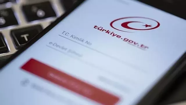 'e-Devlet hacklendi' diyerek gazetecileri dolandırmaya çalışan şahıs yakalandı 'e-Devlet hacklendi' diyerek gazetecileri dolandırmaya çalışan şahıs yakalandı