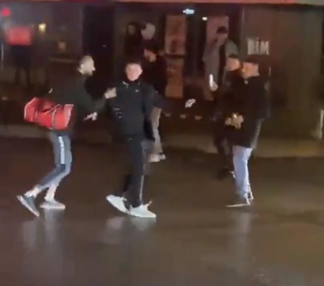 Herkes, 'Adam öldü' diye bağırdı! Şampiyonluk kutlamasında taraftar, aracını kalabalığın üzerine sürdü