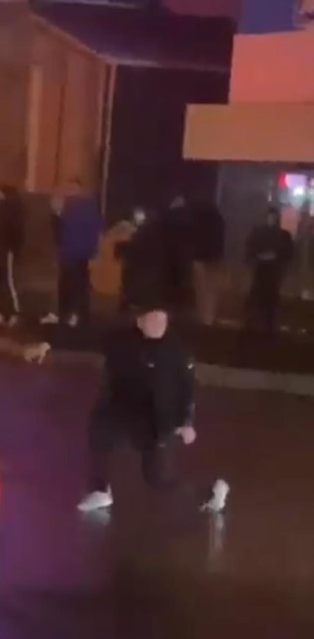 Herkes, 'Adam öldü' diye bağırdı! Şampiyonluk kutlamasında taraftar, aracını kalabalığın üzerine sürdü