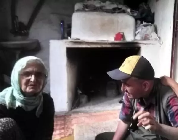 Alevlerin esir aldığı ev çöktü, anne ve oğul içeride kayboldu