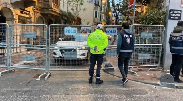 Yine 1 Mayıs yine aynı görüntüler! Taksim'e çıkmak isteyenlere gözaltı Yine 1 Mayıs yine aynı görüntüler! Taksim'e çıkmak isteyenlere gözaltı