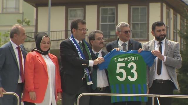 Ekrem İmamoğlu, Erdoğan'ın memleketi Rize'de iktidara yüklendi: 'Her şeyi ben kazanacağım' diye diye üst üste 2 defa kaybettiniz Ekrem İmamoğlu, Erdoğan'ın memleketi Rize'de iktidara yüklendi: 'Her şeyi ben kazanacağım' diye diye üst üste 2 defa kaybettiniz