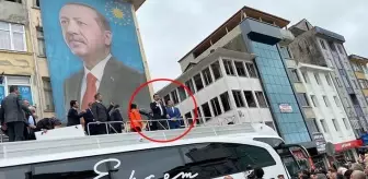 Görüntü Rize'den! İmamoğlu, Cumhurbaşkanı Erdoğan'ın posterinin önünde halka seslendi